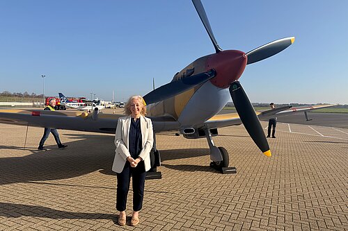 Liz With a Spitfire