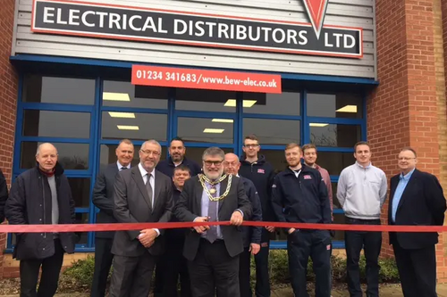 Mayor Dave Hodgson cuts the ribbon at the opening of Bedford branch of BEW Electrical Distribution