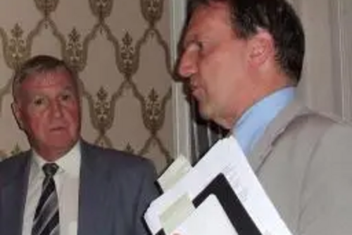 Outgoing LIBG president Malcolm Bruce MP (left) and his successor Simon Hughes MP at the LIBG agm