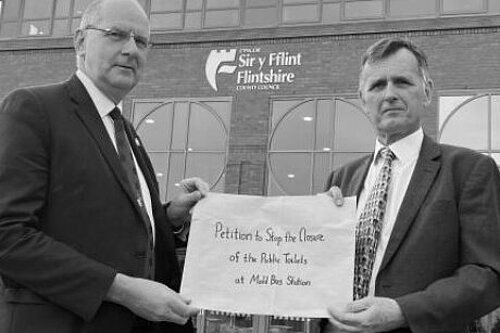 Cllr Parkhurst handing in petition to Flintshire chief exec
